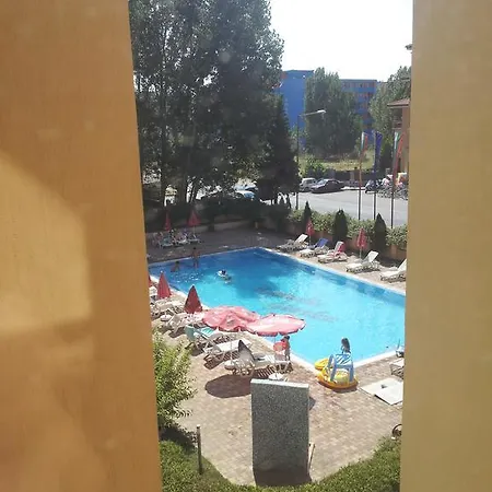 Appartamento Aparthotel Kamelia Garden - Official Rental 2*