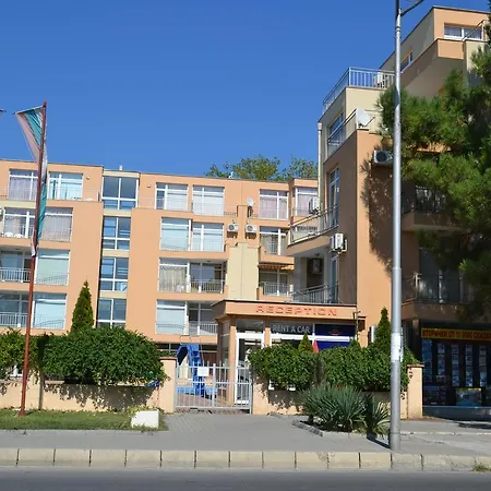 Appartamento Aparthotel Kamelia Garden - Official Rental 2*