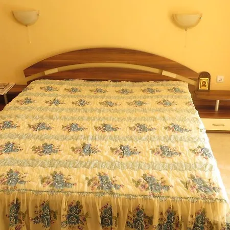Aparthotel Kamelia Garden - Official Rental 2*